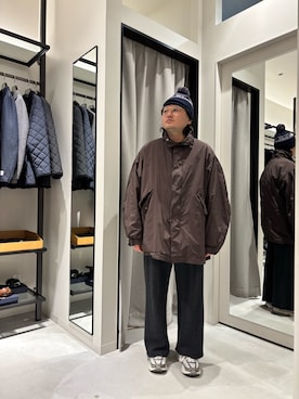 「ATON（エイトン）のアイテム」を使った、入江　祐介さん（メンズ・169cm）の冬コーディネート