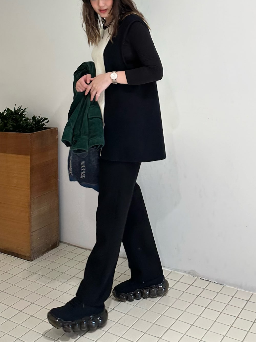 「groundsのアイテム（シューズ、ブラック系）」を使った、che91145さん（レディース・166cm）の冬コーディネートの1枚目の写真