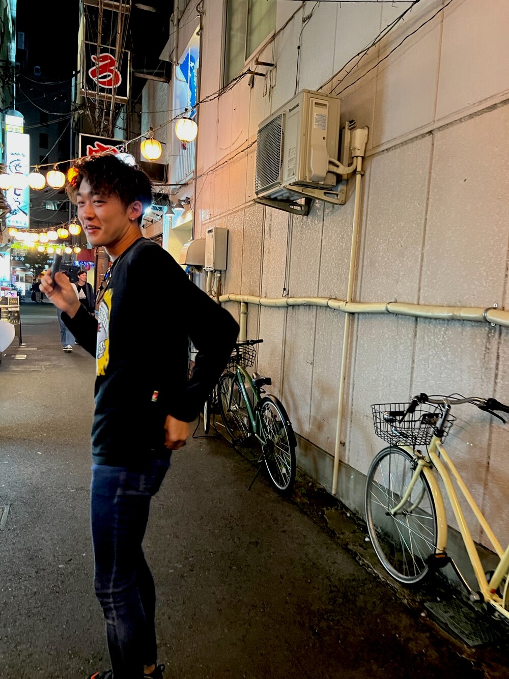 「ファッションを楽しもう」｜「GRAPHISTE MAN.Gのアイテム（Tシャツ/カットソー、ブラック系）」を使った、yabataapi326さん（メンズ・185cm）の秋コーディネートの1枚目の写真