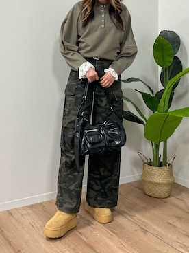 「アイテム（カーゴパンツ）」を使った、おでこ©さん（レディース・163cm）の秋コーディネート