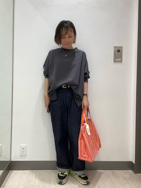 「URBAN RESEARCH DOORS（アーバンリサーチドアーズ）のオーバーサイズドルマンプルオーバー（Tシャツ/カットソー、グレー系）」を使った、satomiさん（レディース・154cm）の春コーディネート
