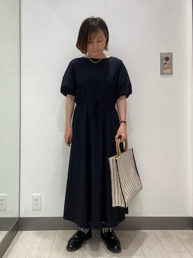 「URBAN RESEARCH DOORS（アーバンリサーチドアーズ）の撥水ウエストドロストワンピース（ワンピース、ブラック系）」を使った、satomiさん（レディース・154cm）の夏コーディネート