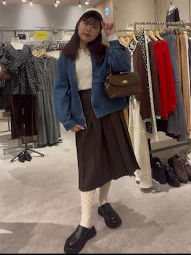 「LOWRYS FARM（ローリーズファーム）のアイテム（デニムジャケット）」を使った、hinamkmk26さん（レディース・159cm）の秋コーディネート