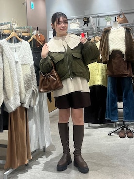 「アイテム（シュシュ）」を使った、hinamkmk26さん（レディース・159cm・20代）の秋コーディネート