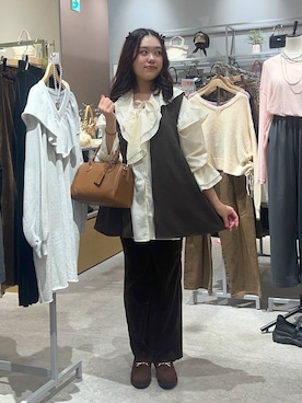 「LOWRYS FARM（ローリーズファーム）のアイテム（ベスト）」を使った、hinamkmk26さん（レディース・159cm）の秋コーディネート
