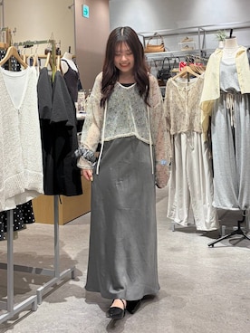 「LOWRYS FARM（ローリーズファーム）のストレッチサテンスカート　 290120（スカート、グレー系）」を使った、hinamkmk26さん（レディース）の春コーディネート