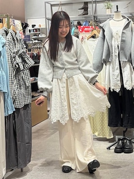 「LOWRYS FARM（ローリーズファーム）のモカシンローファー  637751（ローファー、ブラック系）」を使った、hinamkmk26さん（レディース）の春コーディネート