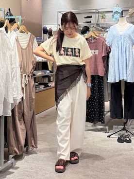 「LOWRYS FARM（ローリーズファーム）のカットイージーコクーンパンツ　292362（スウェットパンツ、ベージュ系）」を使った、hinamkmk26さん（レディース）の夏コーディネート