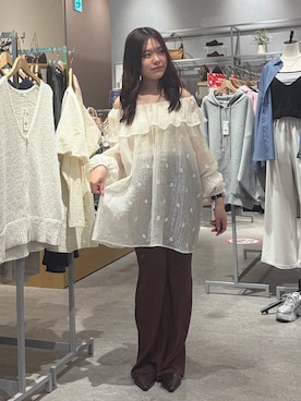 「LOWRYS FARM（ローリーズファーム）のアソートフレアパンツ　 640995（その他パンツ、ブラウン系）」を使った、hinamkmk26さん（レディース）の春コーディネート