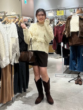 「アイテム（シュシュ）」を使った、hinamkmk26さん（レディース・159cm）の秋コーディネート