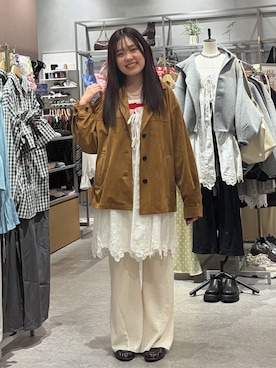 「LOWRYS FARM（ローリーズファーム）のアソートシアープルオーバーＬＳ　600772（Tシャツ/カットソー、ホワイト系）」を使った、hinamkmk26さん（レディース）の春コーディネート