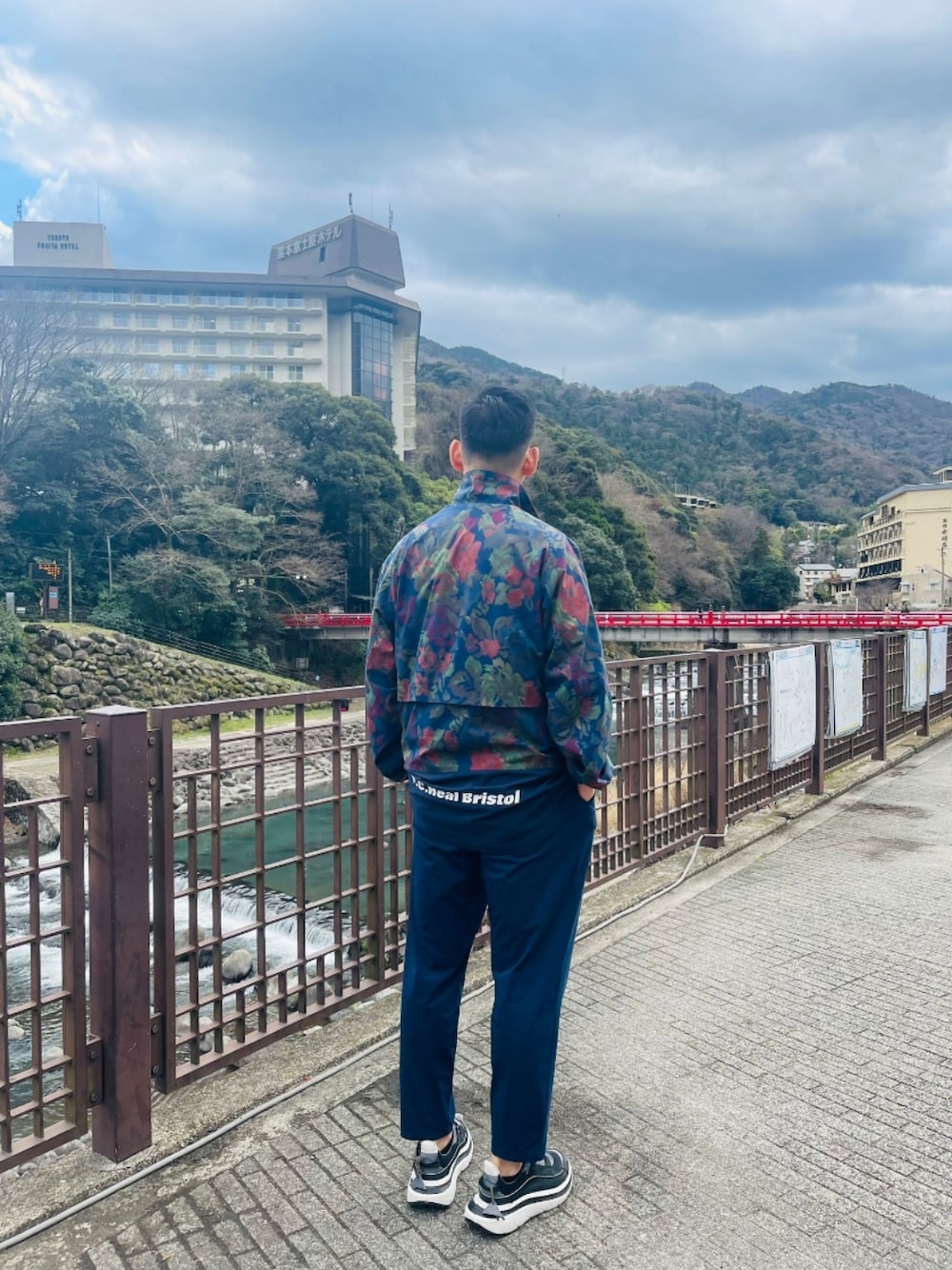 F.C.Real Bristolのマウンテンパーカーを使った人気ファッション