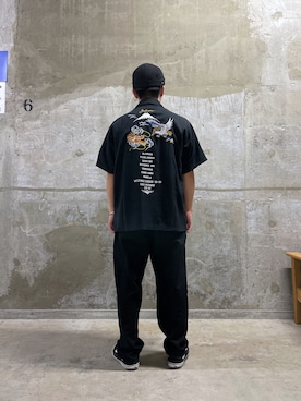 「AVIREX（アヴィレックス）のEMBROIDERY SHIRT JAPAN / エンブロイデリー シャツ ジャパン / AVIREX / アヴィレックス（シャツ/ブラウス、ブラック系）」を使った、Taiseiさん（メンズ・165cm）の春コーディネート