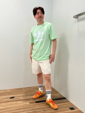 メンズウェア J adidasのスニーカー（オレンジ系）を使ったメンズ人気