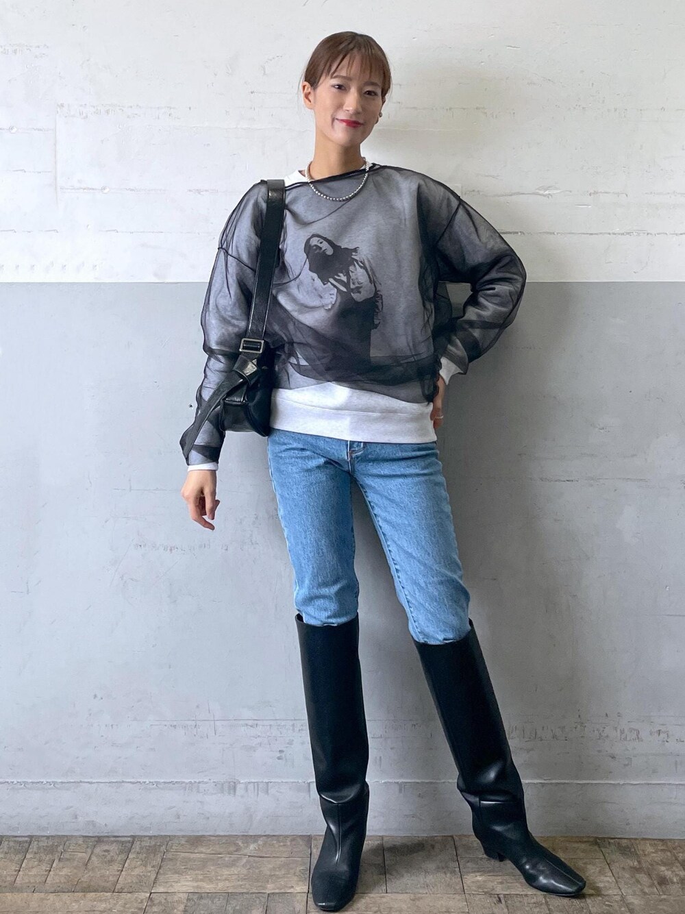 「チュール、ロングブーツ、ローラスデニム、ROLLA’S、Pattismith、レイヤード、24SS春の新作、ブラック、プルオーバー、長袖、クルーネック、デニム、ADAM ET ROPÉ、FEMME、高身長」｜「ADAM ET ROPE'のナロースクエアトゥロングブーツ（ブーツ、ブラック系）」を使った、KIKUCHIさん（レディース・167cm）の冬コーディネートの1枚目の写真