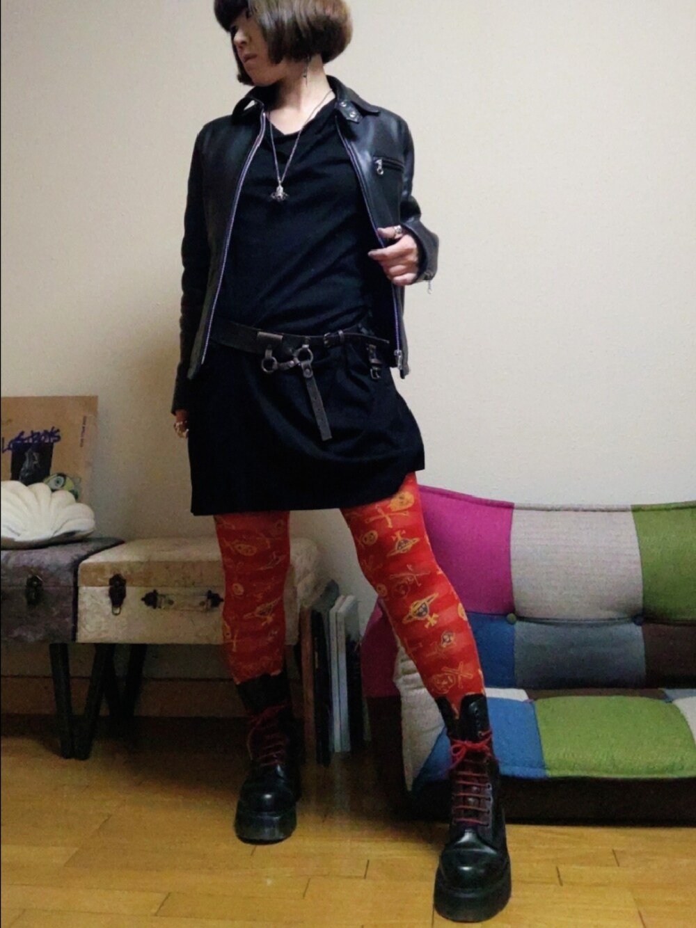「ライダース、punk、rock、ライダースジャケット」｜「Vivienne Westwoodのアイテム（ワンピース、ブラック系）」を使った、リィコさん（レディース・160cm）の秋コーディネートの1枚目の写真