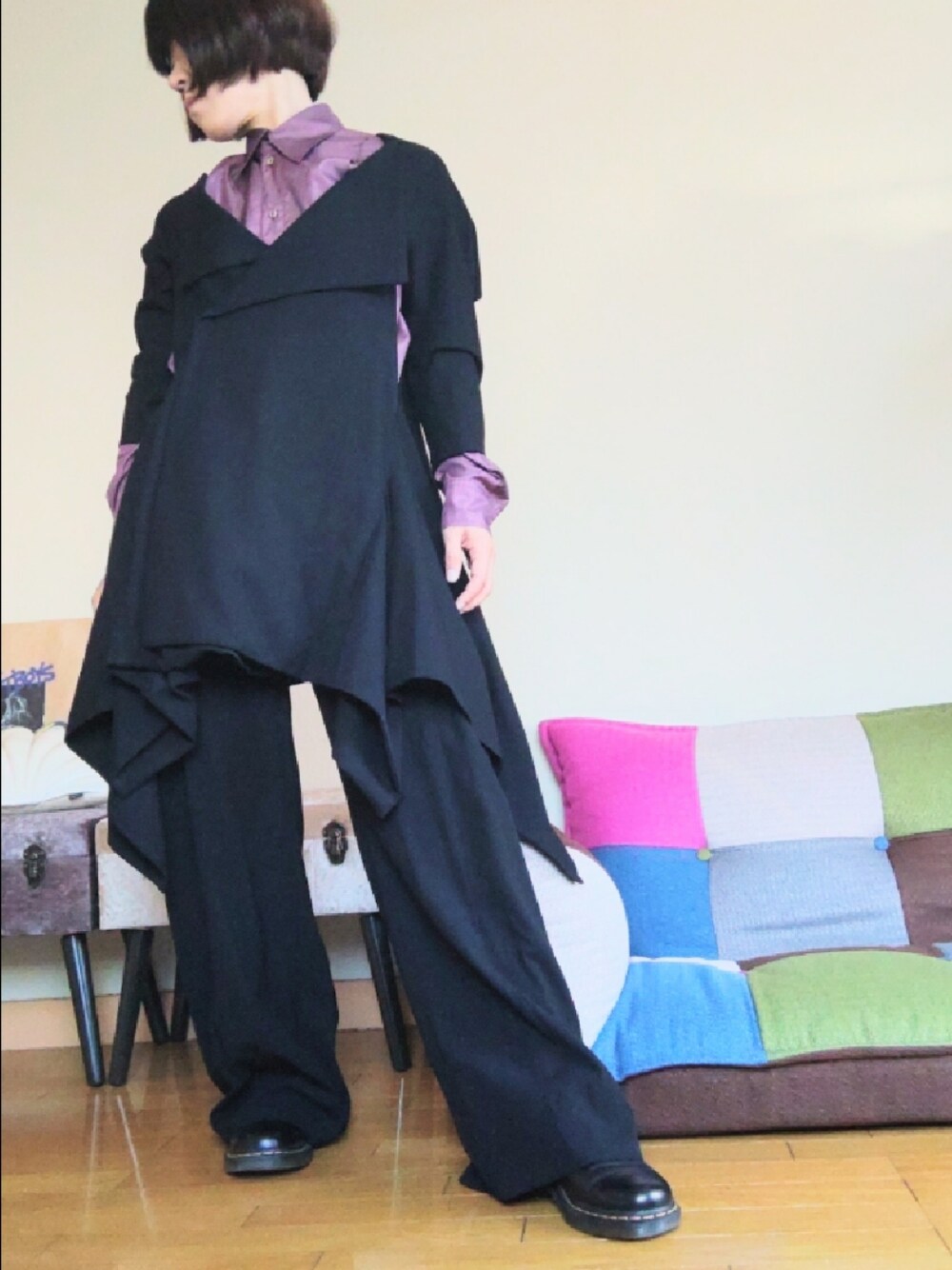 「秋のコーデ、モード、パープル×黒、パープル」｜「LIMI feuのアイテム（その他パンツ、ブラック系）」を使った、リィコさん（レディース・160cm）の秋コーディネートの1枚目の写真