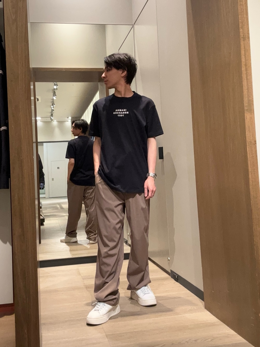 「ARMANIEXCHANGE、アルマーニエクスチェンジ、AXchanger、AXchange」｜「ARMANI EXCHANGEの【A|X アルマーニ エクスチェンジ】レザーレースアップスニーカー（スニーカー、ホワイト系）」を使った、SHOさん（メンズ・164cm）の夏コーディネートの1枚目の写真