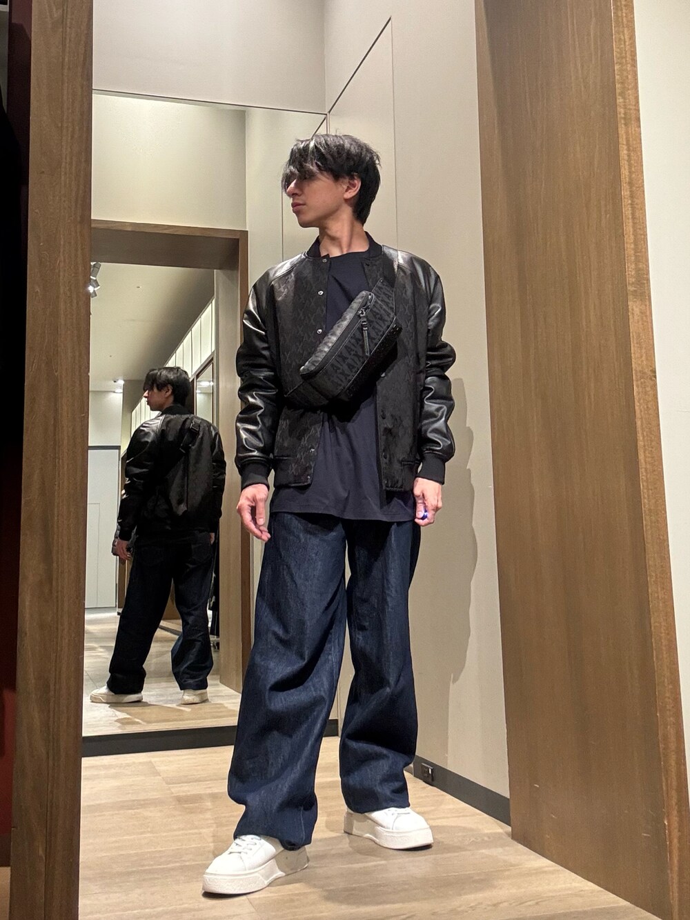 「armaniexchange、アルマーニエクスチェンジ、AXchanger、AXchange」｜「ARMANI EXCHANGEの【A|X アルマーニ エクスチェンジ】ライトソール　レースアップスニーカー（スニーカー、ホワイト系）」を使った、SHOさん（メンズ・164cm）の冬コーディネートの1枚目の写真