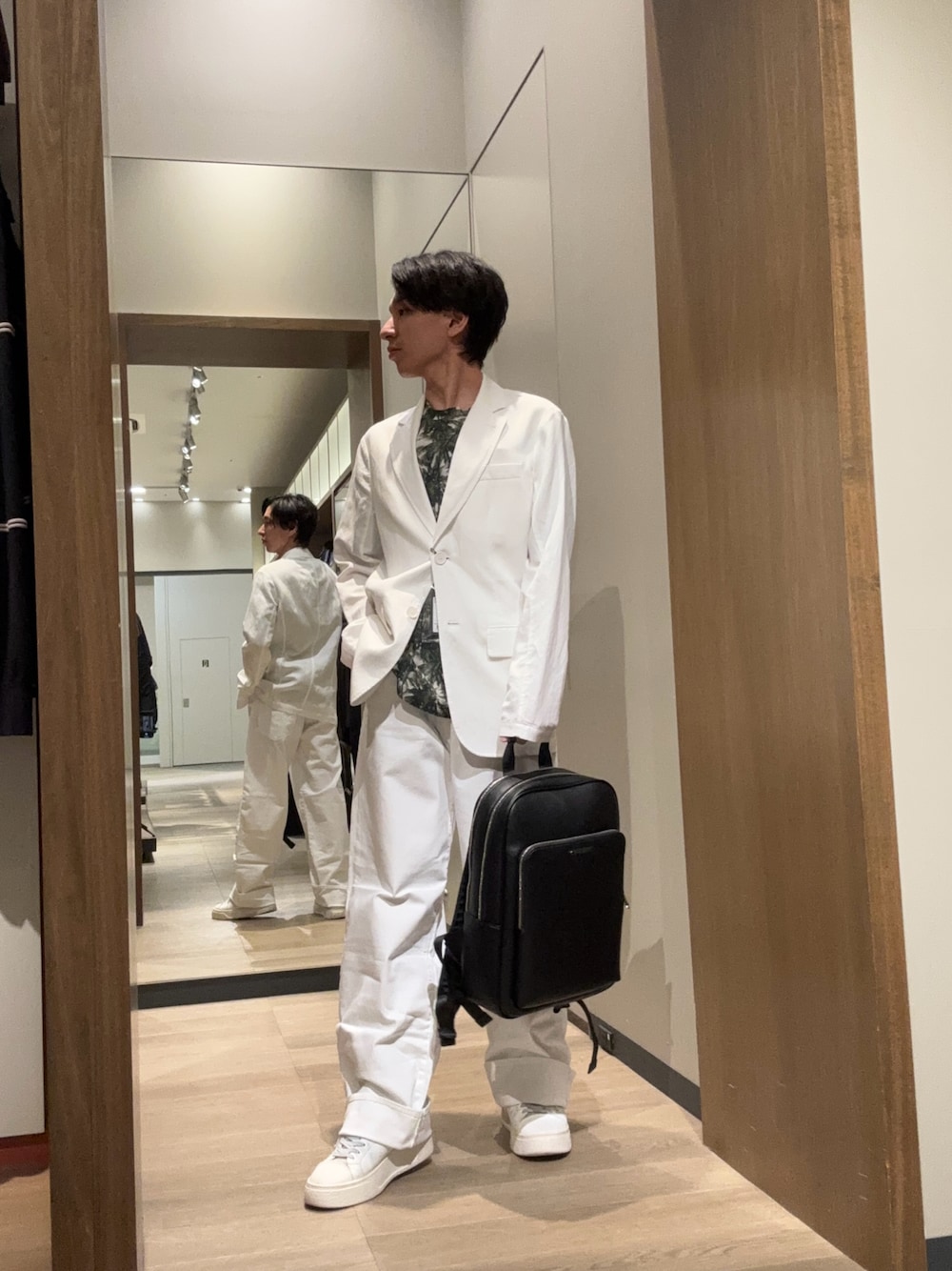 *EMPORIO ARMANI*レザー ローカットスニーカー 2色展開 Emporio Armani ブラックレザー スニーカー - メルカリ