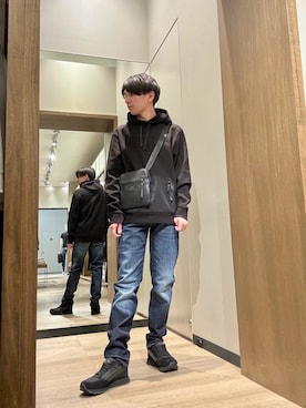 「ARMANI EXCHANGE（アルマーニエクスチェンジ）のアイテム（パーカー）」を使った、SHOさん（メンズ・164cm）の春コーディネート