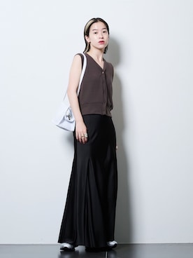「CITYSHOP（シティーショップ）の《追加2》SATIN MERMAID スカート（スカート、ブラック系）」を使った、YAMASHITAさん（レディース・156cm）の春コーディネート