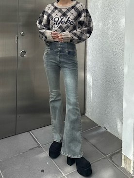 「EMODA（エモダ）のアイテム（デニムパンツ）」を使った、内藤和香さん（レディース・169cm）の秋コーディネート