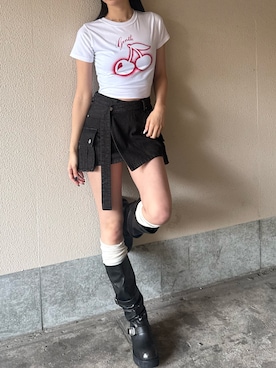 「EMODA（エモダ）のロングベルトボックスデニムスカート（スカート、ブラウン系）」を使った、内藤和香さん（レディース・169cm）の春コーディネート