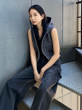 「EMODA（エモダ）のアイテム（ベスト）」を使った、内藤和香さん（レディース・169cm）の春コーディネート