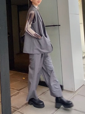 「EMODA（エモダ）のアイテム（ベスト）」を使った、内藤和香さん（レディース・169cm）の秋コーディネート