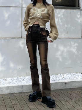 「EMODA（エモダ）のアイテム（デニムパンツ）」を使った、内藤和香さん（レディース・169cm）の冬コーディネート