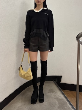 「EMODA（エモダ）のフェイクレザーショートパンツ（その他パンツ、ブラック系）」を使った、内藤和香さん（レディース・169cm）の秋コーディネート