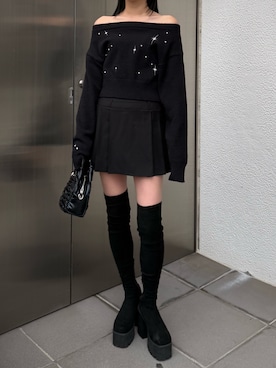 「EMODA（エモダ）のレイヤーチェーンベルトスカート（スカート）」を使った、内藤和香さん（レディース・169cm）の冬コーディネート