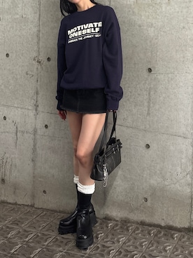 「EMODA（エモダ）のアイテム（スウェット）」を使った、内藤和香さん（レディース・169cm）の秋コーディネート