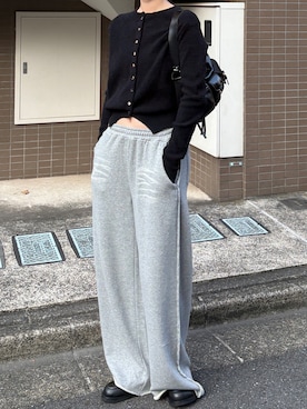 「EMODA（エモダ）のアイテム（スウェットパンツ）」を使った、内藤和香さん（レディース・169cm）の秋コーディネート