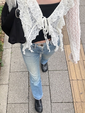 「EMODA（エモダ）のドットラッフルフリルクロップトップ（Tシャツ/カットソー、ホワイト系）」を使った、内藤和香さん（レディース・169cm）の春コーディネート