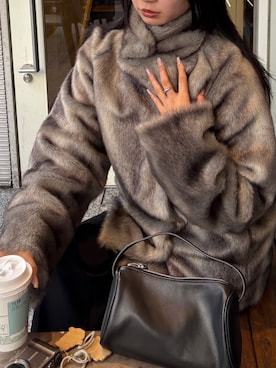 「EMODA（エモダ）のアイテム（その他アウター）」を使った、内藤和香さん（レディース・169cm）の秋コーディネート
