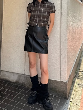 「EMODA（エモダ）のアイテム（スニーカー）」を使った、内藤和香さん（レディース・169cm）の夏コーディネート