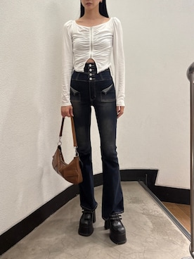 「EMODA（エモダ）のリボンプラットフォームローファー（ローファー、ブラック系）」を使った、内藤和香さん（レディース・169cm）の秋コーディネート
