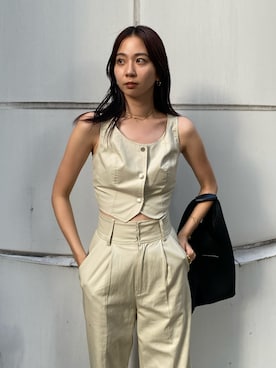 「EMODA（エモダ）のタンクラバーサンダル（サンダル）」を使った、内藤和香さん（レディース・169cm）の夏コーディネート