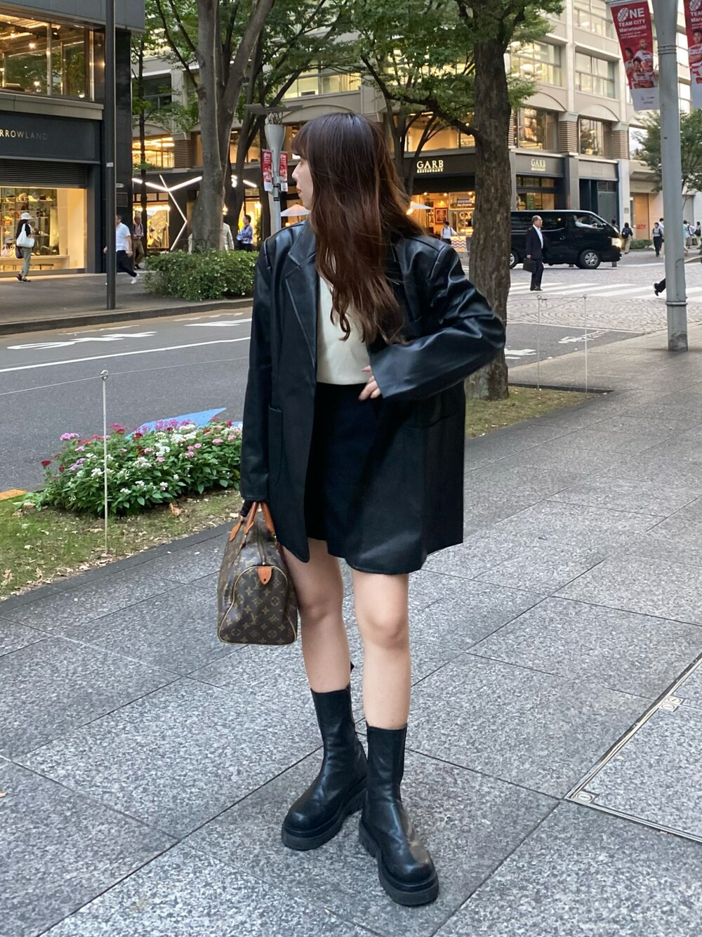 「秋服まるっと大公開、秋服コーデ、オトナ女子、ジャケット、レザージャケット、ジャケットコーデ、ブラックコーデ、秋冬コーデ」｜「patraのアイテム（テーラードジャケット、ブラック系）」を使った、Rさん（骨格ウェーブ・レディース・153cm）の秋コーディネートの1枚目の写真