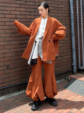 「アイテム（テーラードジャケット、イエロー系）」を使った、SAYURIさん（レディース・161cm）の秋コーディネート