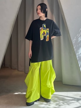 「UN3D.（アンスリード）のSTRATUM ART PRINT T-SH / ストレイタムアートプリントTシャツ（Tシャツ/カットソー、ブラック系）」を使った、SAYURIさん（レディース・161cm）の春コーディネート
