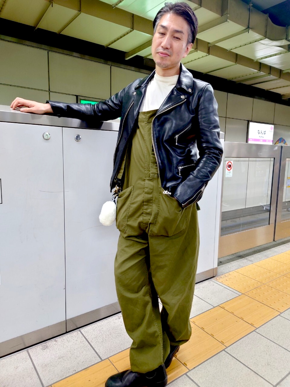 「SHIPS JET BLUEのアイテム（ライダースジャケット、ブラック系）」を使った、cosmicvibesさん（メンズ・177cm）の冬コーディネートの1枚目の写真