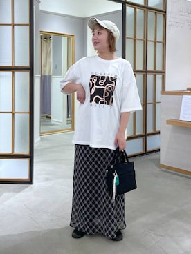 「LEPSIM（レプシィム）の箔プリントBIGT　670949（Tシャツ/カットソー、ホワイト系）」を使った、ありぺいさん（レディース・157cm）の夏コーディネート