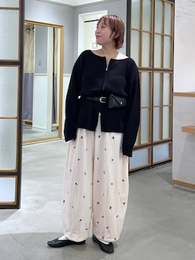 「LEPSIM（レプシィム）のマシュマロベロア刺繍パンツ　1047000（その他パンツ、ホワイト系）」を使った、ありぺいさん（レディース・157cm）の秋コーディネート