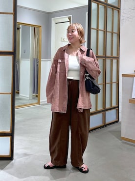 「LEPSIM（レプシィム）のデニムBIGスナップボタンシャツ　1023546（シャツ/ブラウス、ピンク系）」を使った、ありぺいさん（レディース・157cm）の夏コーディネート