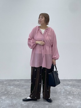 「LEPSIM（レプシィム）のマシュマロベロア刺繍パンツ　1047000（その他パンツ、ブラウン系）」を使った、ありぺいさん（レディース・157cm）の夏コーディネート