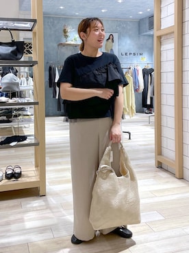 「LEPSIM（レプシィム）の《リネンライクドライシリーズ》切り替えパンツ　638925（その他パンツ、ベージュ系）」を使った、ありぺいさん（レディース・157cm）の春コーディネート