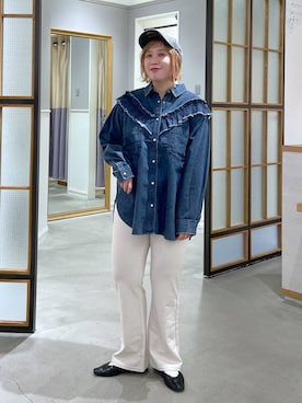 「LEPSIM（レプシィム）のストレッチフレアパンツ　824202（その他パンツ、ホワイト系）」を使った、ありぺいさん（レディース・157cm）の夏コーディネート